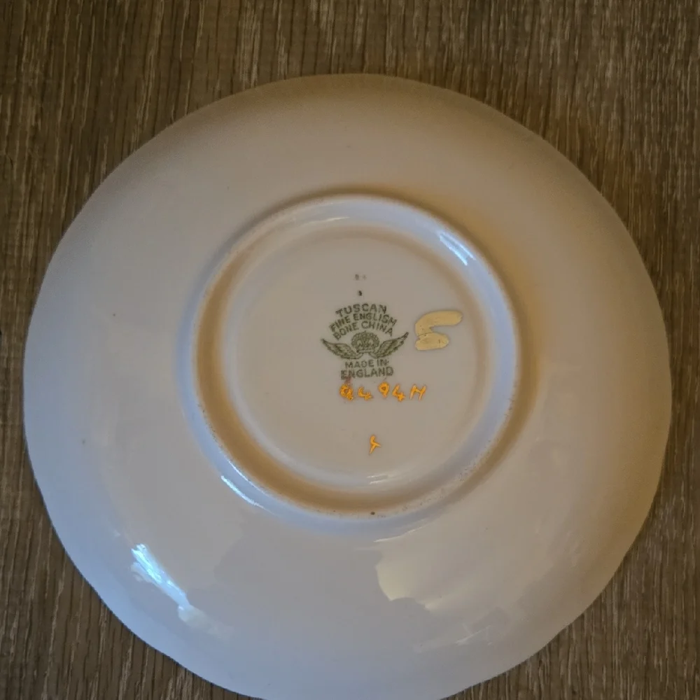 Elegant Pink and White Floral Wall Decor Plates